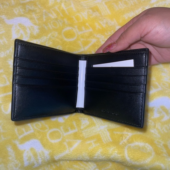 FINAL SALE🌼MICHAEL KORS billfold wallet - Picture 11 of 16